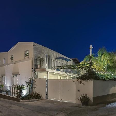 Casa Vacanze "Oceano Mare" Pozzallo Eksteriør billede