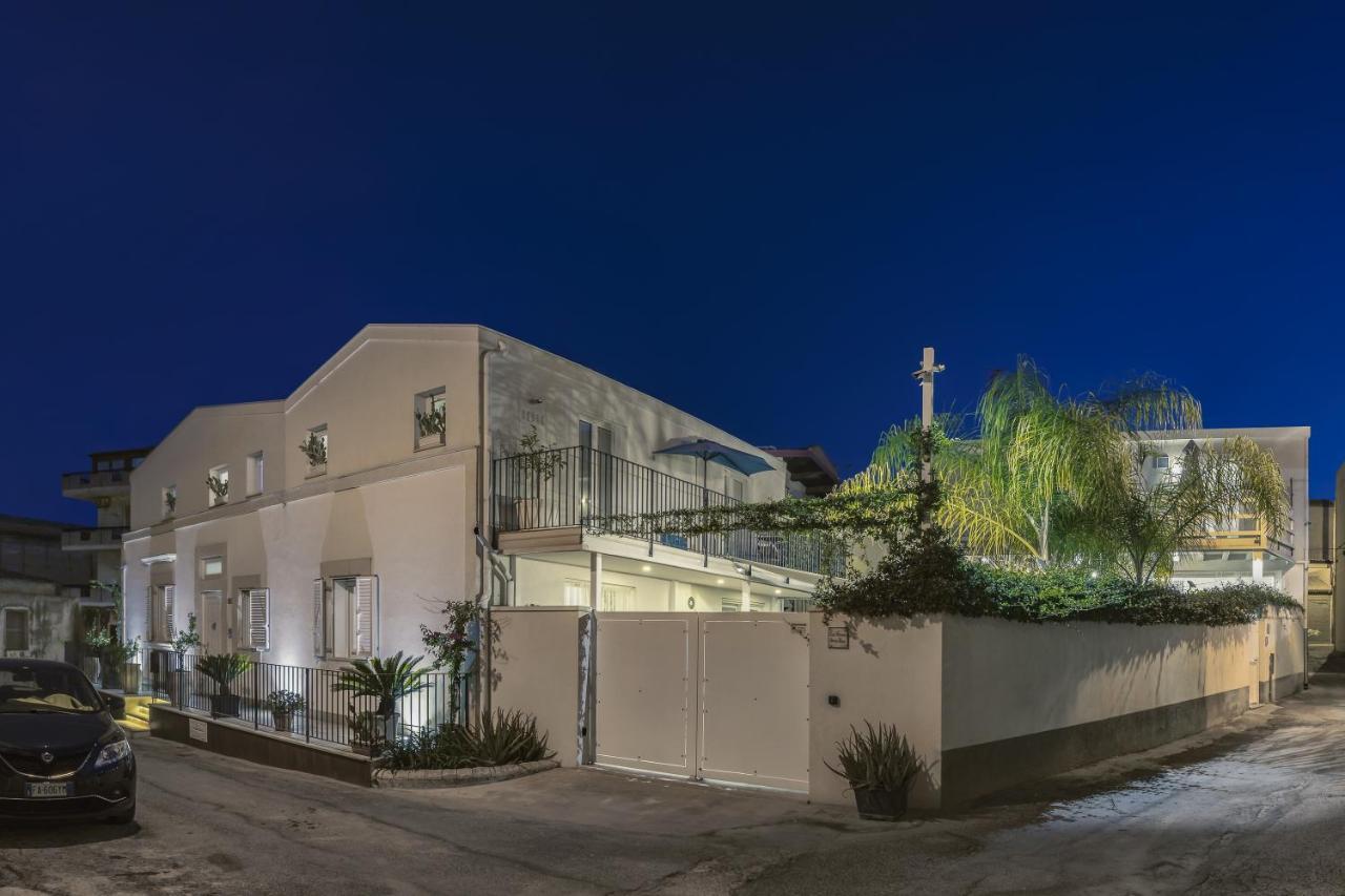 Casa Vacanze "Oceano Mare" Pozzallo Eksteriør billede